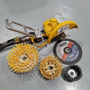 The GR29 grinder is a trusted and versatile tool capable of performing cleaning, grinding and cutting tasks. The grinder comes standard with an ROV manipulator D-handle. Attachment options available are listed below and custom brush heads can be requested.